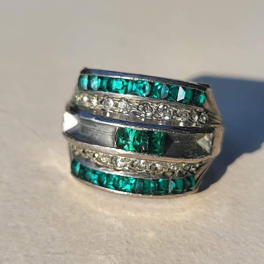 Vintage Silver Tone Faux Emerald Rhinestone Wide Band Ring S 6.5 Green Tiered